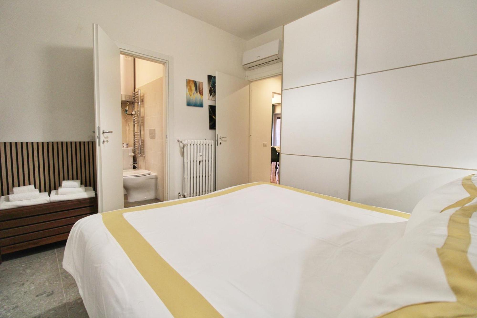 Delicious 2 Bed Room Apartment And Garden By Yh Rom Exterior foto