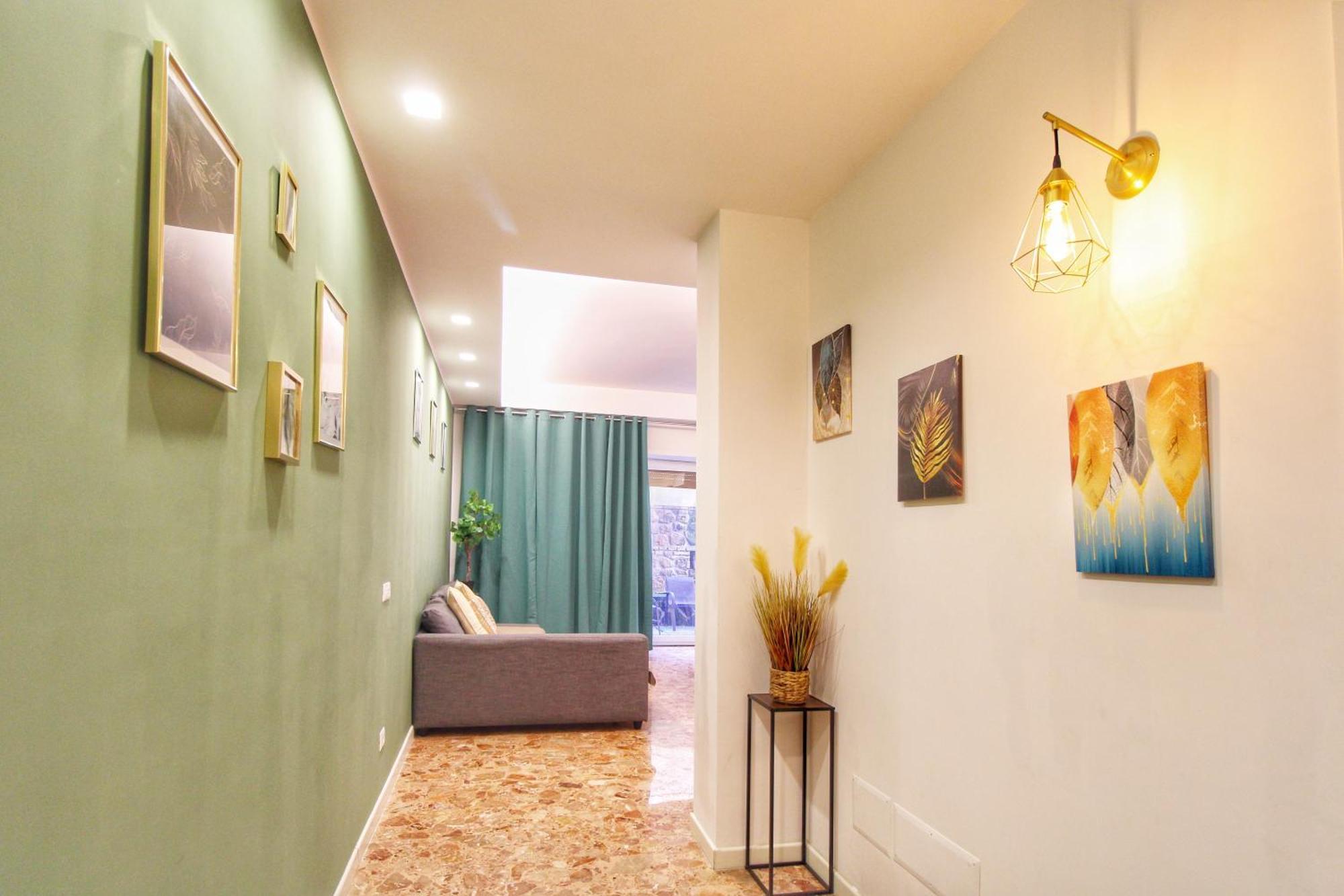 Delicious 2 Bed Room Apartment And Garden By Yh Rom Exterior foto