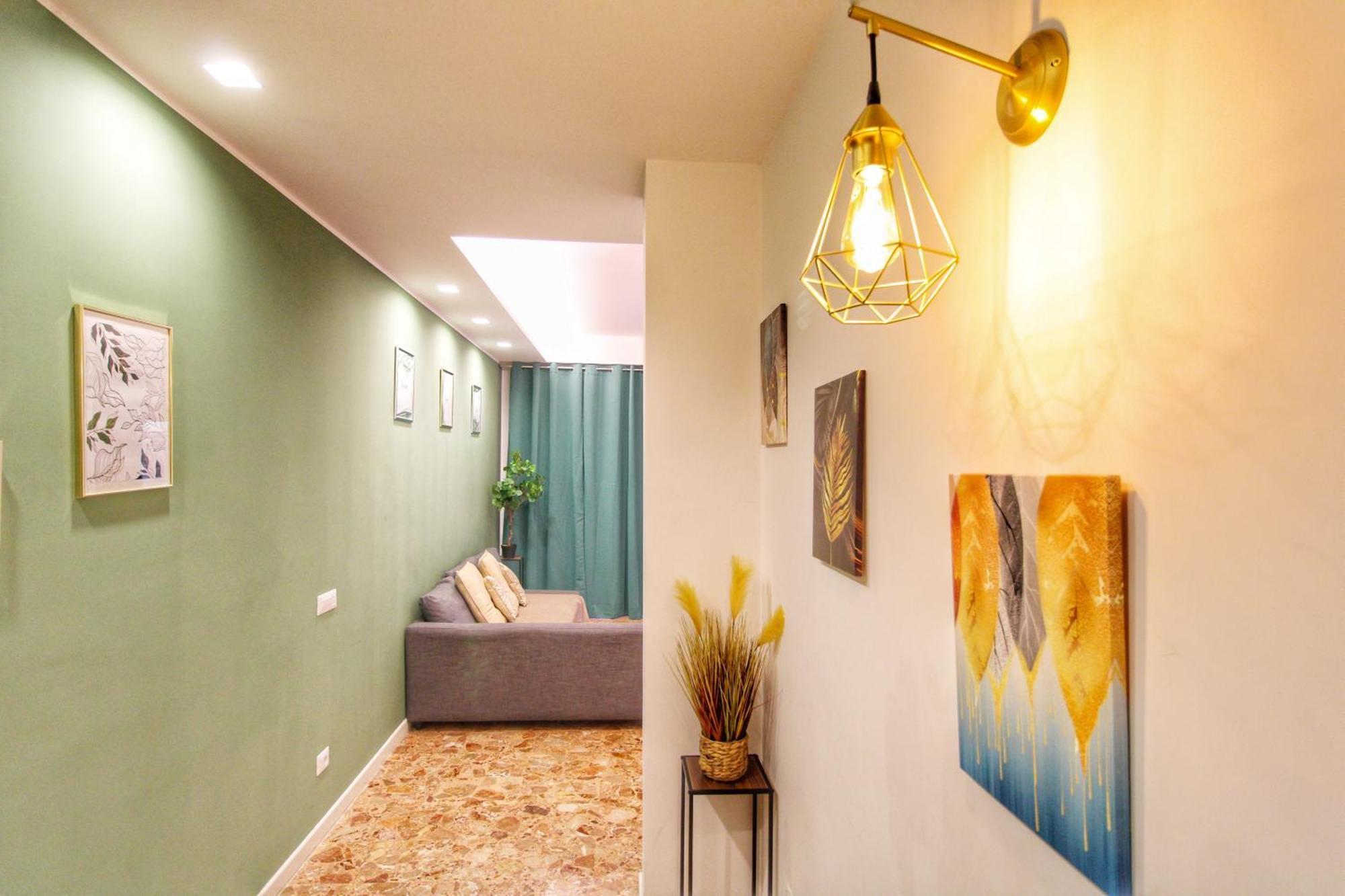 Delicious 2 Bed Room Apartment And Garden By Yh Rom Exterior foto