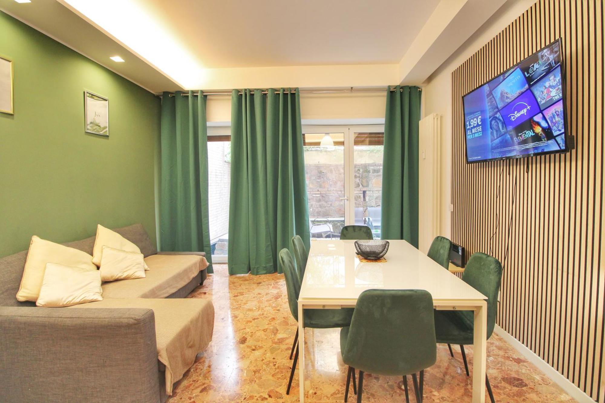 Delicious 2 Bed Room Apartment And Garden By Yh Rom Exterior foto